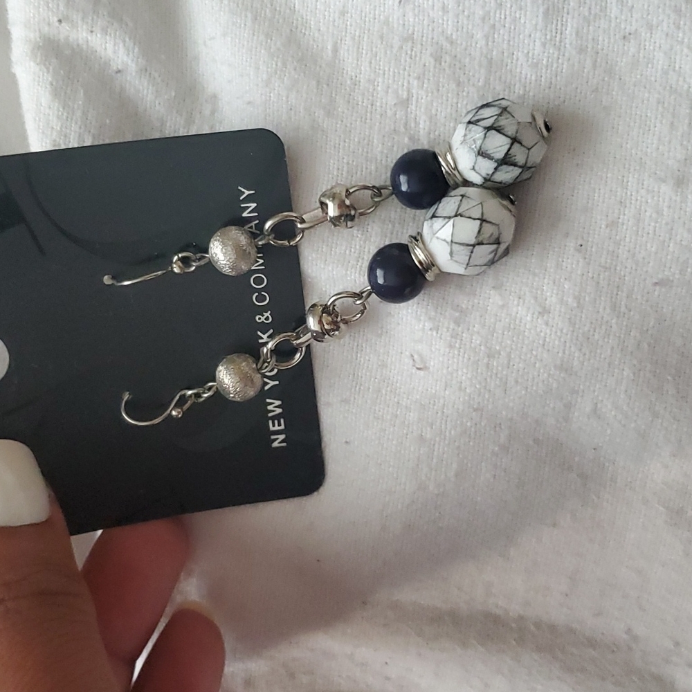New York and Company Earrings - Picture 4 of 6